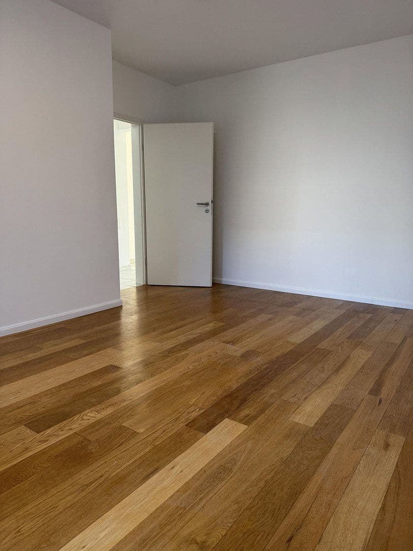 Prenájom bytu 3-izbový 90 m², Rheinallee 137, Düsseldorf, Severné Porýnie - Westfálsko Prenájom bytu 3-izbový 90 m², Rheinallee 137, Düsseldorf, Severné Porýnie - Westfálsko