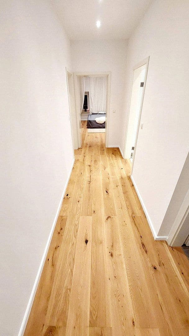 Prenájom bytu 4-izbový 130 m², Göppingen, Bádensko-Wurttembersko Prenájom bytu 4-izbový 130 m², Göppingen, Bádensko-Wurttembersko