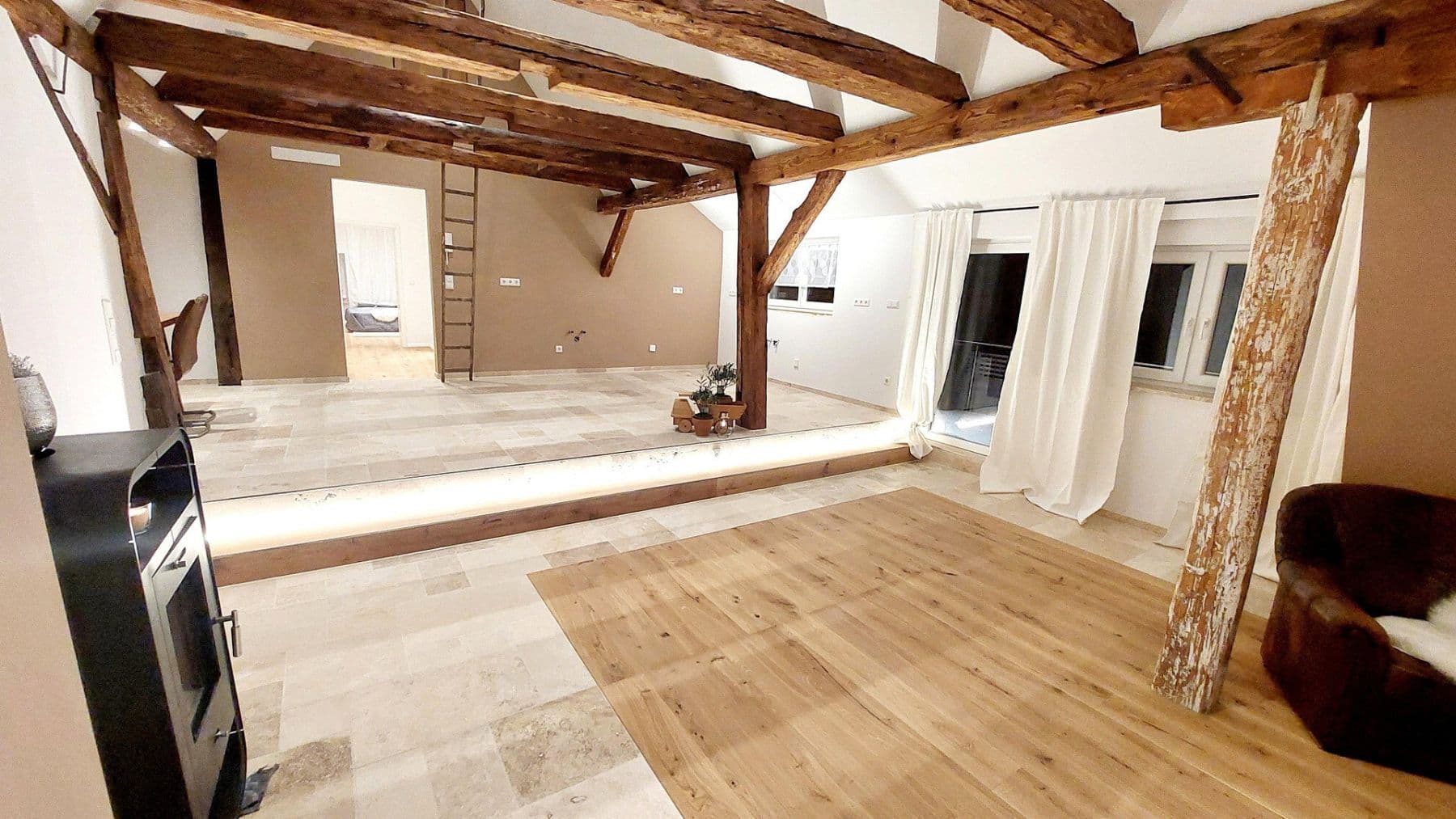 Prenájom bytu 4-izbový 130 m², Göppingen, Bádensko-Wurttembersko Prenájom bytu 4-izbový 130 m², Göppingen, Bádensko-Wurttembersko
