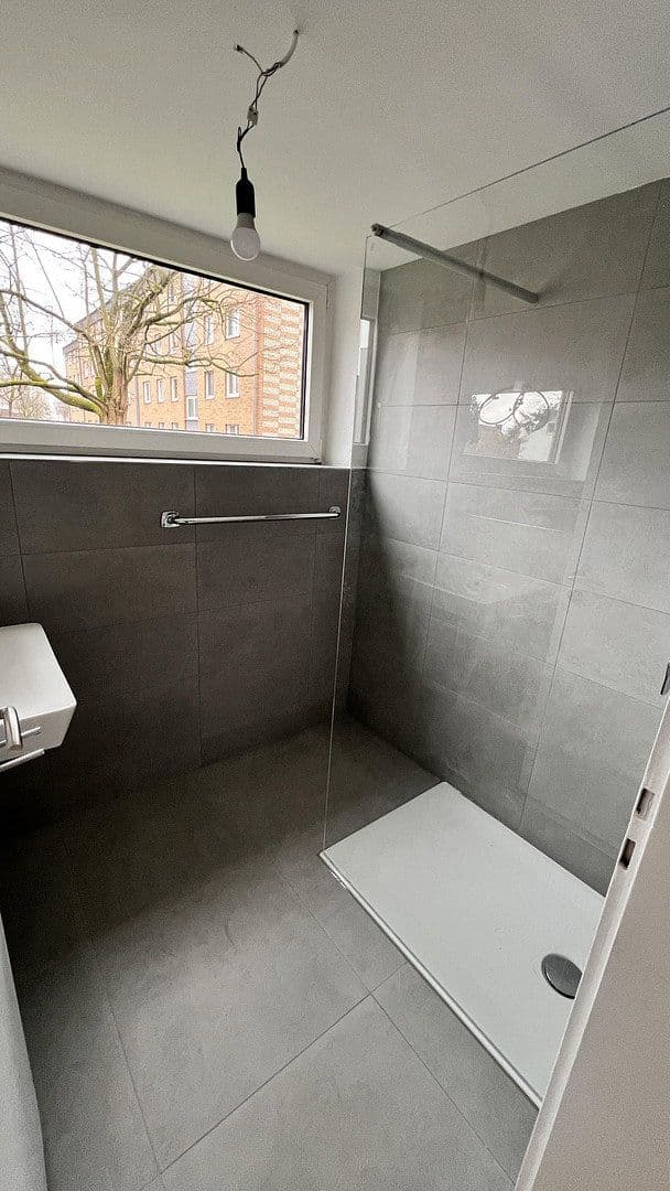 Prenájom bytu 3-izbový 83 m², Niederdonker Str. 9, Düsseldorf, Severné Porýnie - Westfálsko Prenájom bytu 3-izbový 83 m², Niederdonker Str. 9, Düsseldorf, Severné Porýnie - Westfálsko
