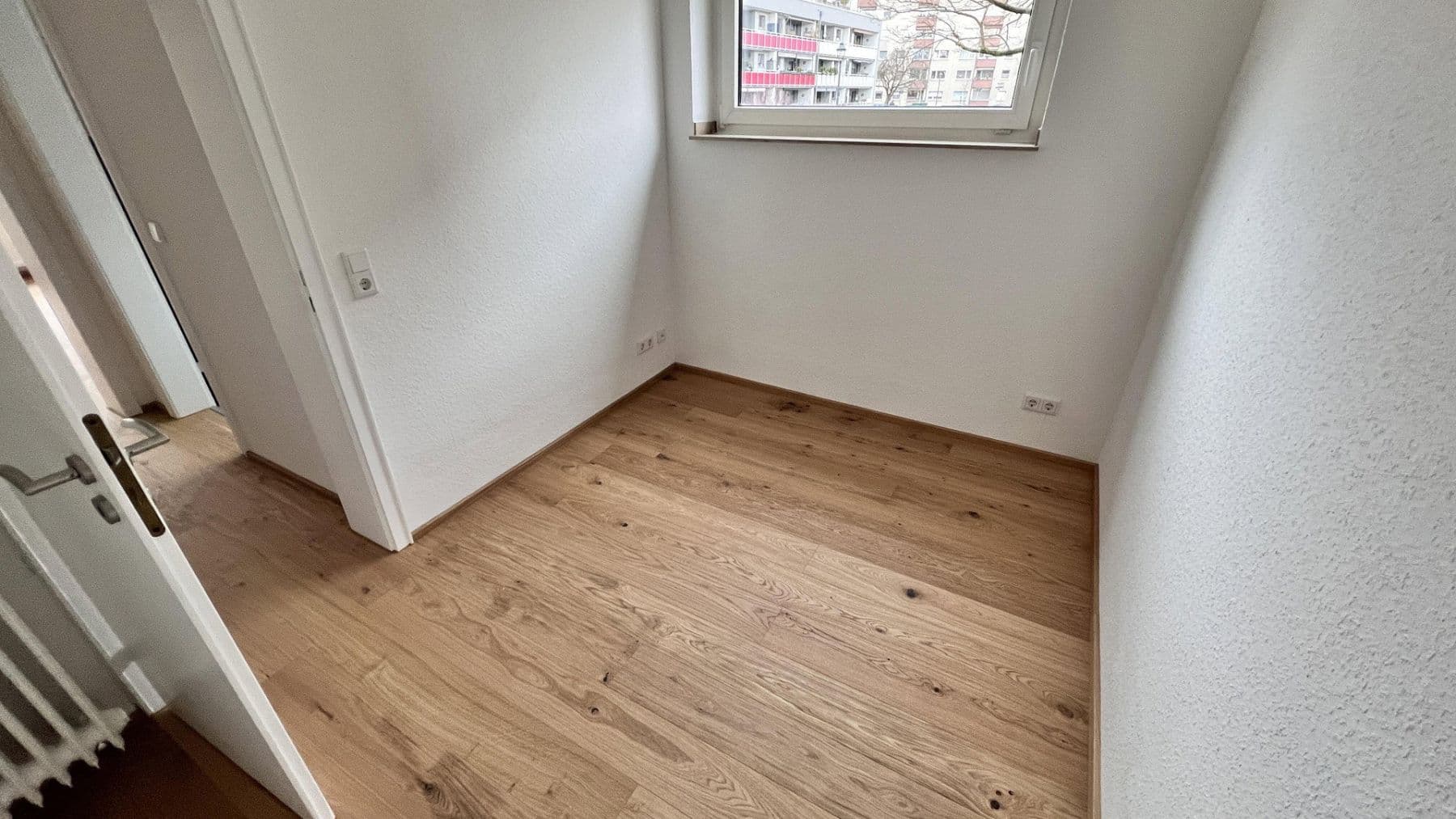 Prenájom bytu 3-izbový 83 m², Niederdonker Str. 9, Düsseldorf, Severné Porýnie - Westfálsko Prenájom bytu 3-izbový 83 m², Niederdonker Str. 9, Düsseldorf, Severné Porýnie - Westfálsko