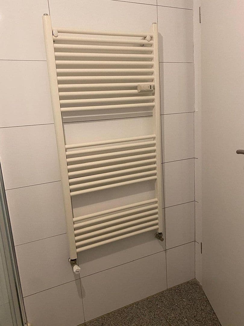 Prenájom bytu 3-izbový 65 m², Dorstener Straße 33, Gelsenkirchen, Severné Porýnie - Westfálsko Prenájom bytu 3-izbový 65 m², Dorstener Straße 33, Gelsenkirchen, Severné Porýnie - Westfálsko
