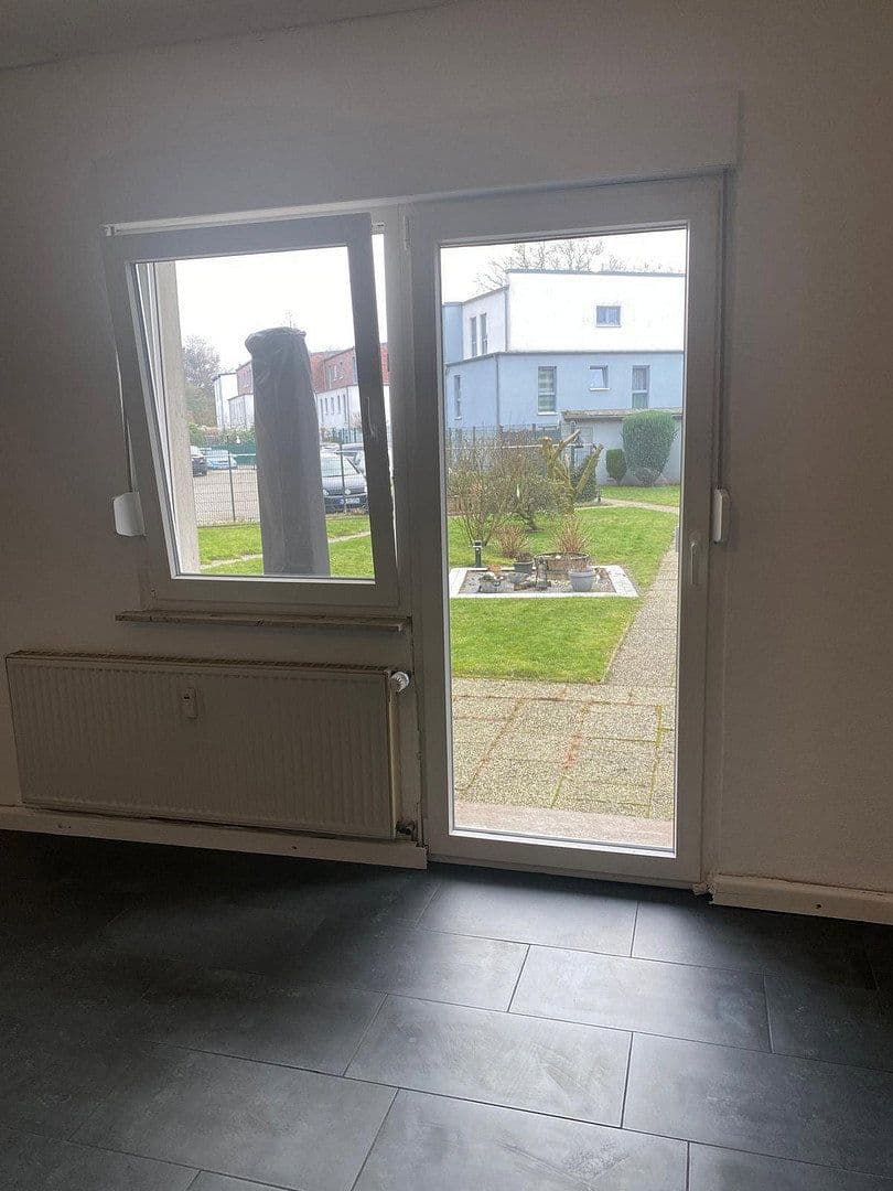 Prenájom bytu 3-izbový 65 m², Dorstener Straße 33, Gelsenkirchen, Severné Porýnie - Westfálsko Prenájom bytu 3-izbový 65 m², Dorstener Straße 33, Gelsenkirchen, Severné Porýnie - Westfálsko