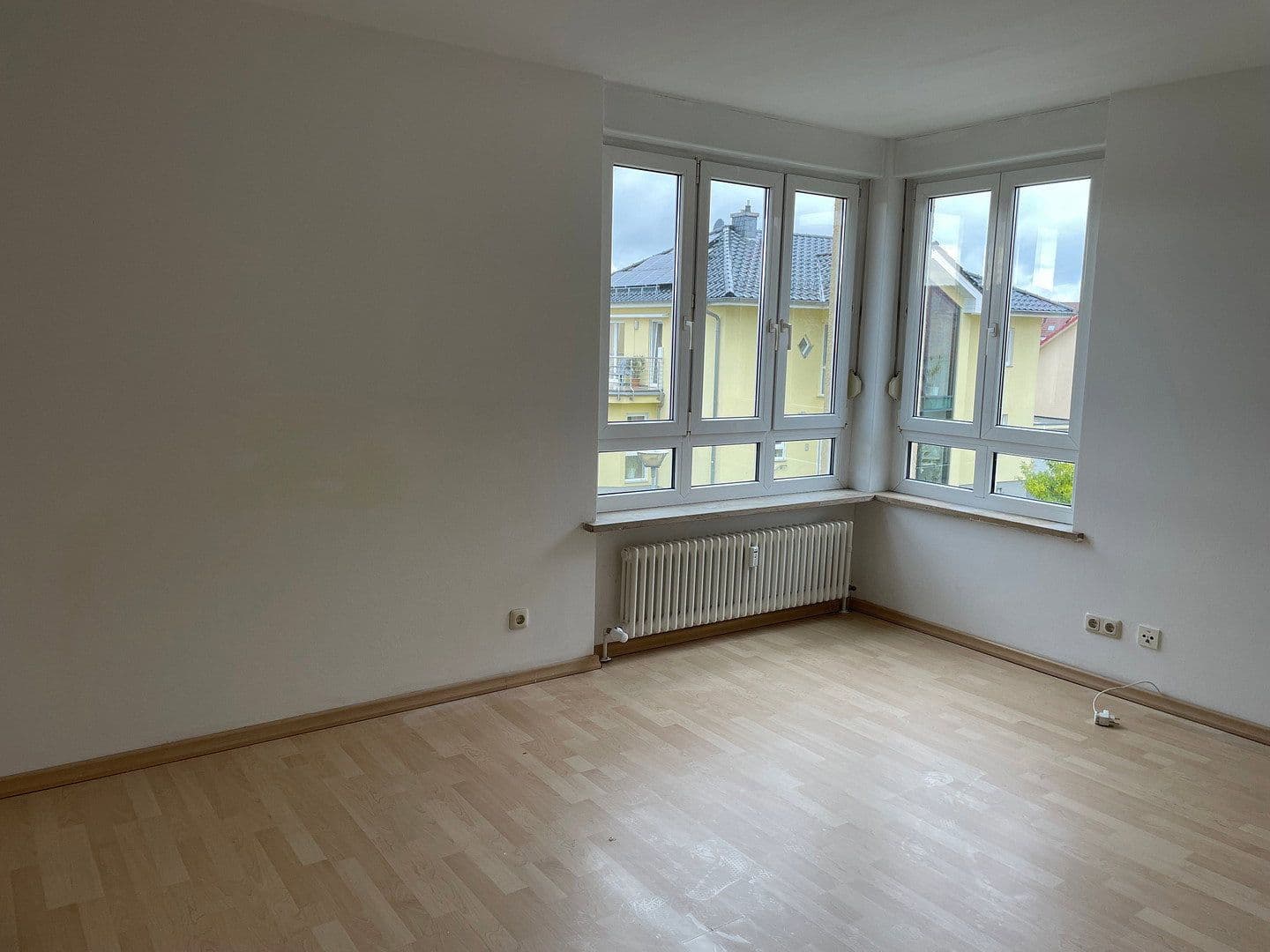 Predaj bytu 3-izbový 77 m², Zum Heiderand 30, Dresden -Weißig, Sasko Predaj bytu 3-izbový 77 m², Zum Heiderand 30, Dresden -Weißig, Sasko