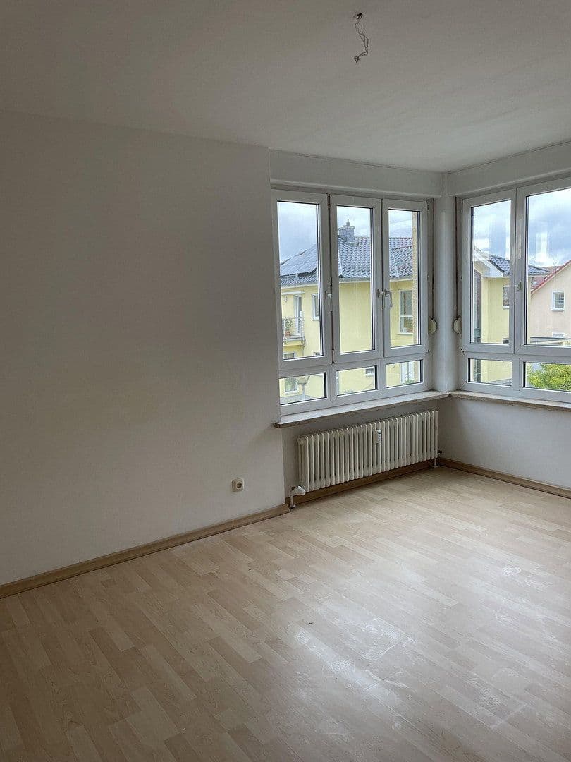 Predaj bytu 3-izbový 77 m², Zum Heiderand 30, Dresden -Weißig, Sasko Predaj bytu 3-izbový 77 m², Zum Heiderand 30, Dresden -Weißig, Sasko