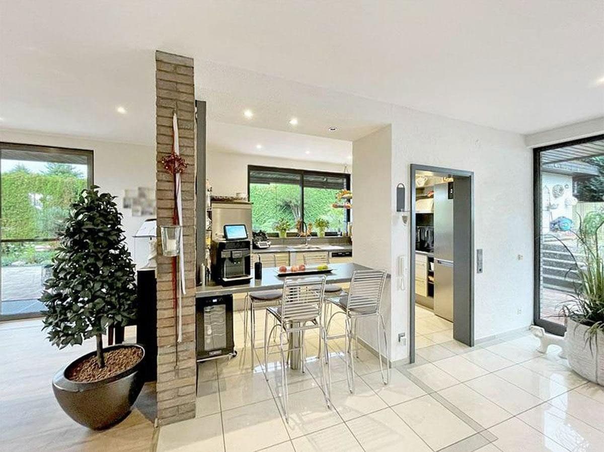 Predaj domu 224 m², pozemek 1.166 m², Winden, Porýnie-Falcko Predaj domu 224 m², pozemek 1.166 m², Winden, Porýnie-Falcko