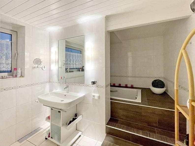 Predaj domu 224 m², pozemek 1.166 m², Winden, Porýnie-Falcko Predaj domu 224 m², pozemek 1.166 m², Winden, Porýnie-Falcko