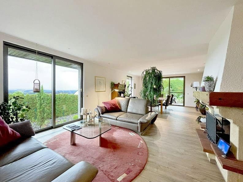 Predaj domu 224 m², pozemek 1.166 m², Winden, Porýnie-Falcko Predaj domu 224 m², pozemek 1.166 m², Winden, Porýnie-Falcko