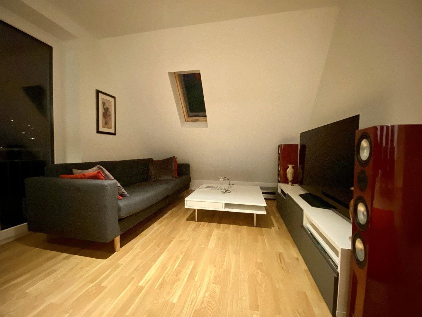 Prenájom bytu 2-izbový 79 m², München, Bavorsko Prenájom bytu 2-izbový 79 m², München, Bavorsko