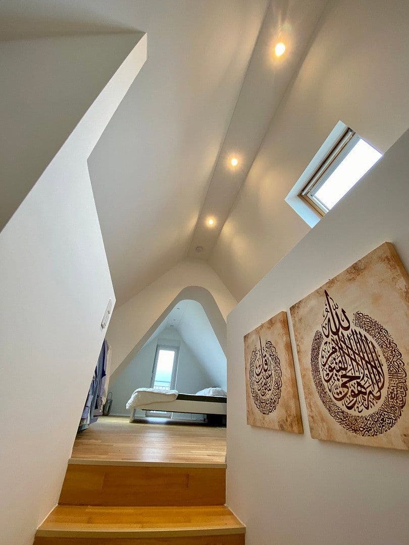 Prenájom bytu 2-izbový 79 m², München, Bavorsko Prenájom bytu 2-izbový 79 m², München, Bavorsko