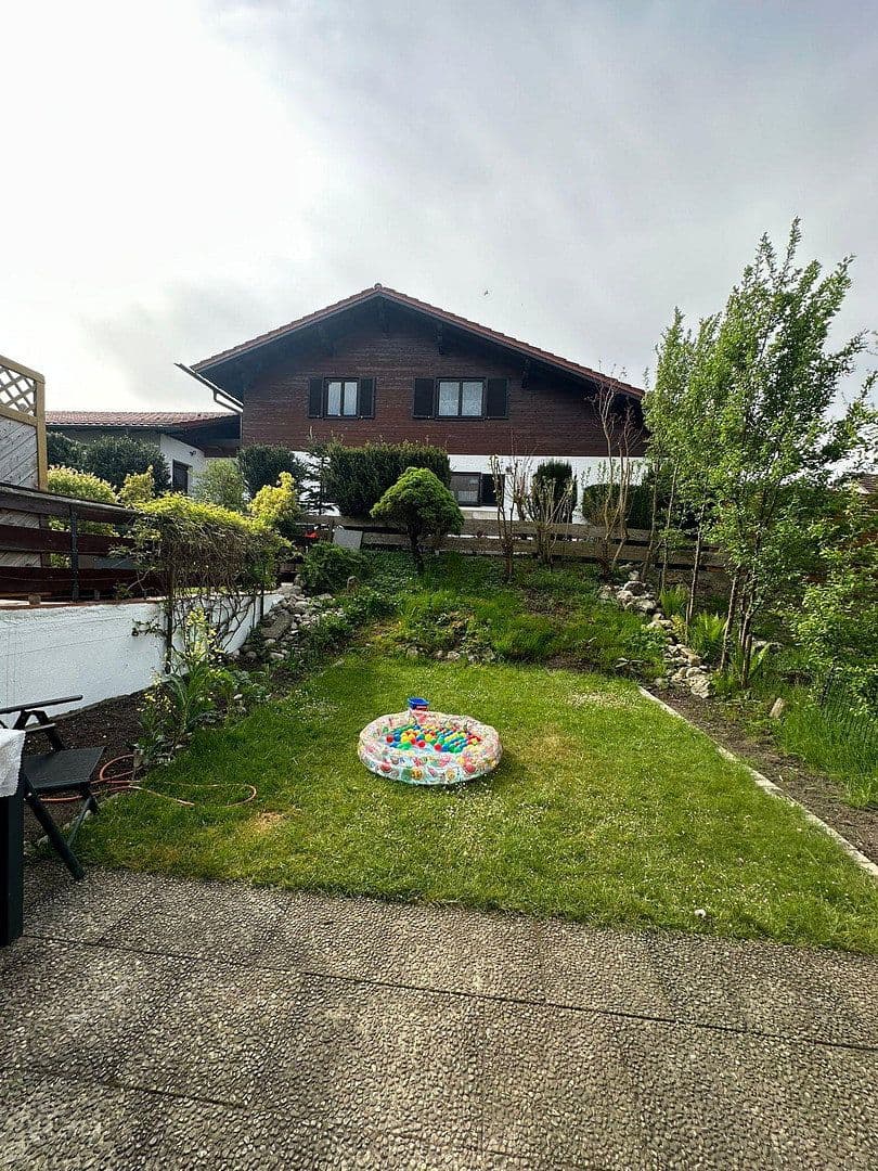 Prenájom domu 150 m², pozemek 220 m², St.-Nikolaus-Ring 9c, Hausen-Geltendorf, Bavorsko Prenájom domu 150 m², pozemek 220 m², St.-Nikolaus-Ring 9c, Hausen-Geltendorf, Bavorsko