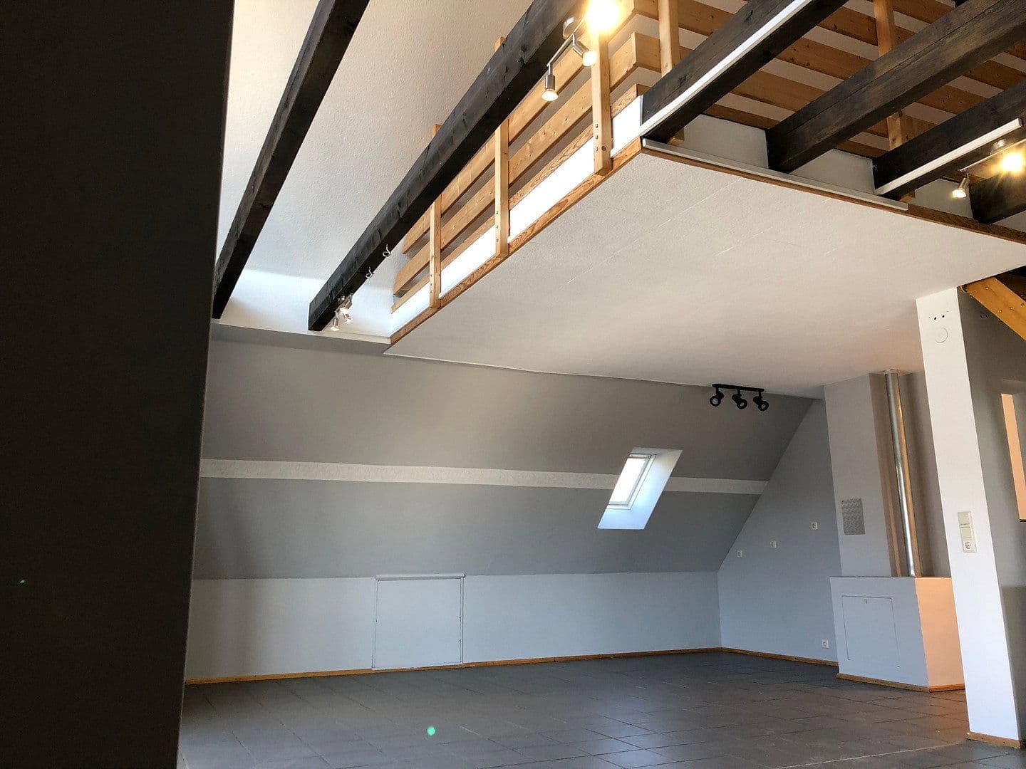 Prenájom bytu 4-izbový 98 m², Lindenstraße 24, Eulenbis, Porýnie-Falcko Prenájom bytu 4-izbový 98 m², Lindenstraße 24, Eulenbis, Porýnie-Falcko