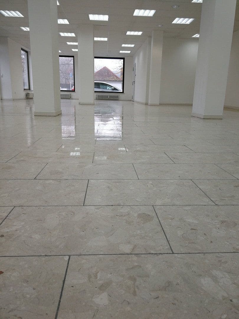 Prenájom nebytového priestoru 200 m², Hauptstraße 19 A, Neusäß, Bavorsko Prenájom nebytového priestoru 200 m², Hauptstraße 19 A, Neusäß, Bavorsko