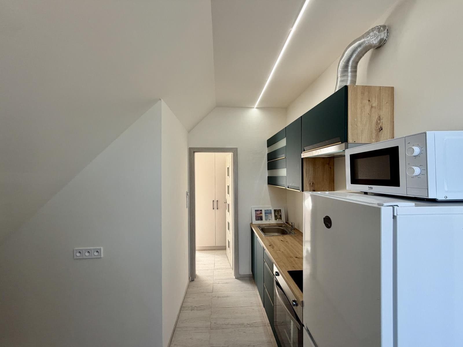 Prenájom bytu 2-izbový 35 m², Na Jarově, Praha, Praha Prenájom bytu 2-izbový 35 m², Na Jarově, Praha, Praha