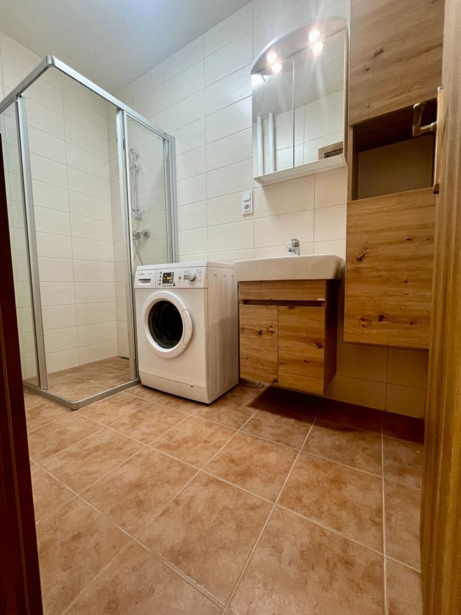 Prenájom bytu 2-izbový 51 m², Bendlova, Česká Lípa, Liberecký kraj Prenájom bytu 2-izbový 51 m², Bendlova, Česká Lípa, Liberecký kraj