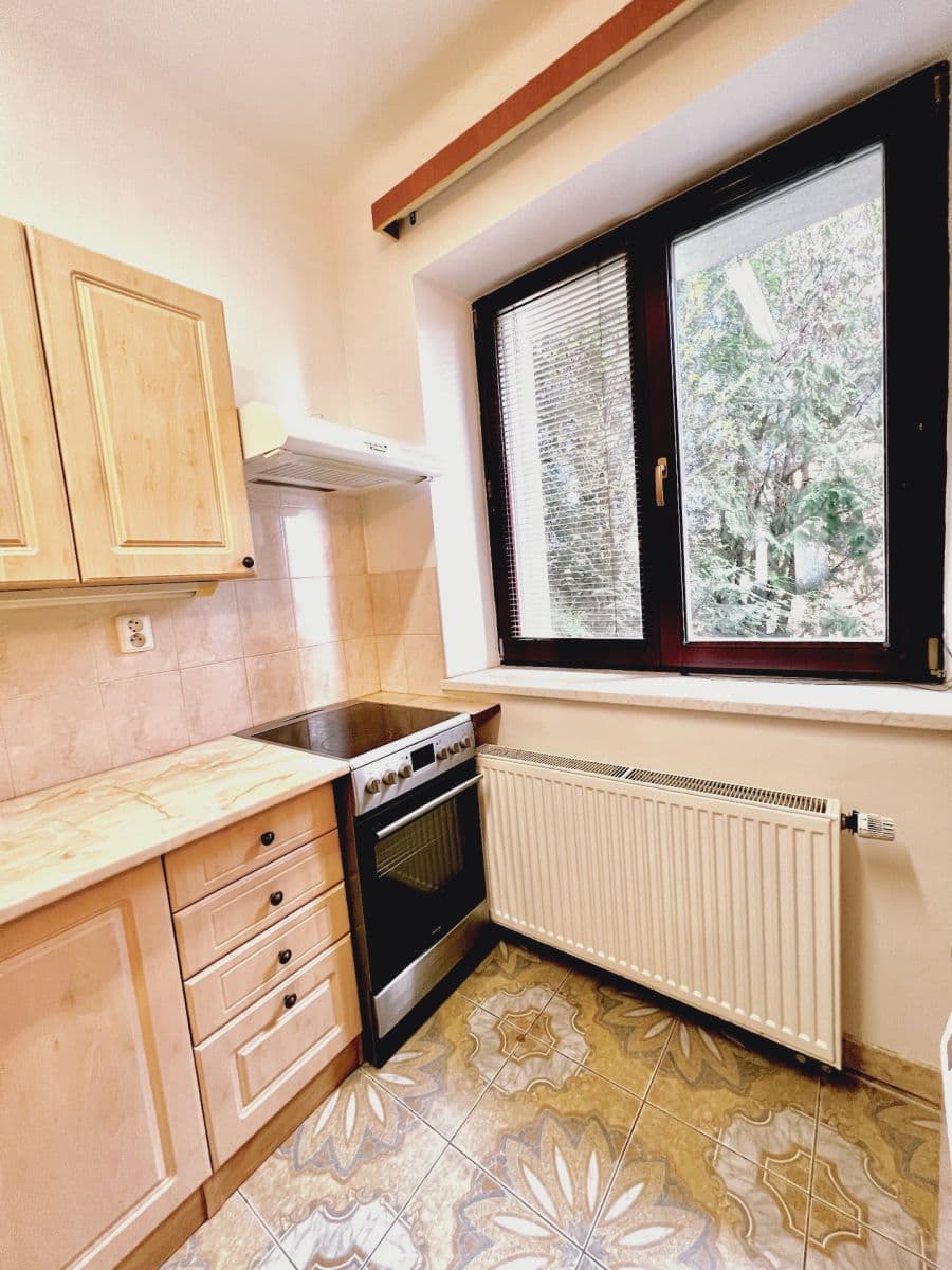 Prenájom bytu 3-izbový 85 m², Za Humny, Praha, Praha Prenájom bytu 3-izbový 85 m², Za Humny, Praha, Praha