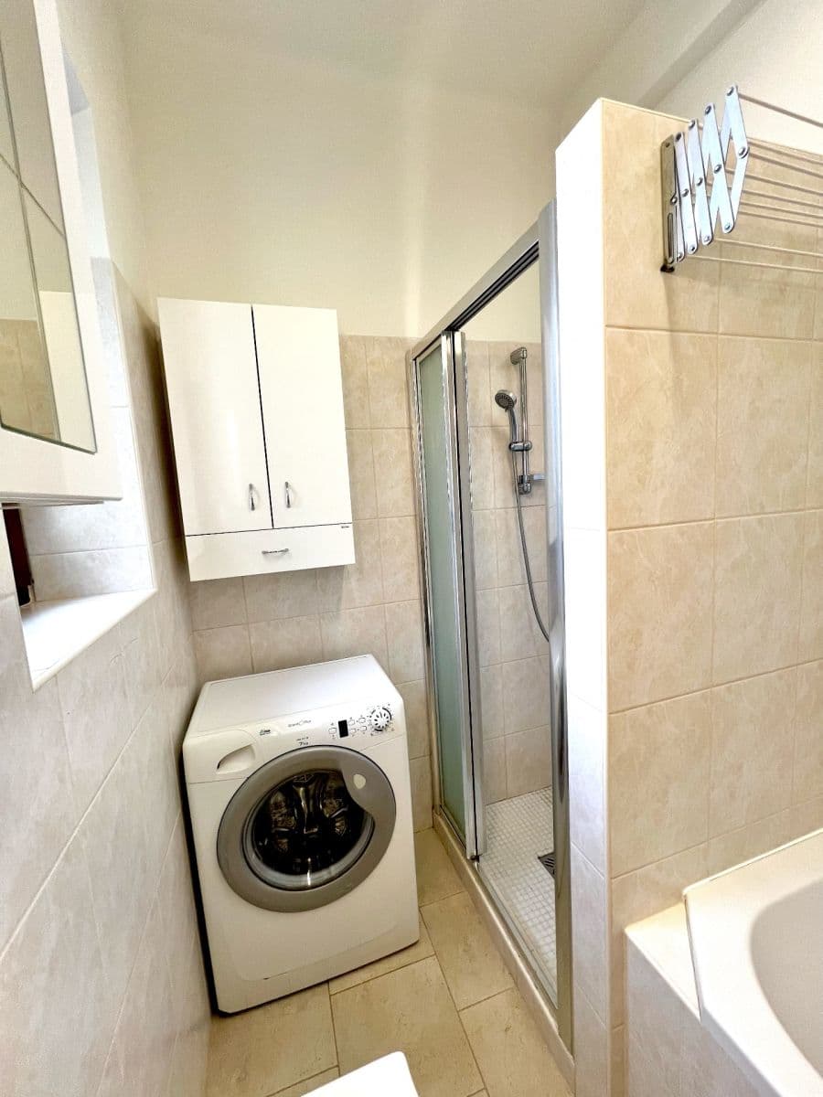 Prenájom bytu 3-izbový 85 m², Za Humny, Praha, Praha Prenájom bytu 3-izbový 85 m², Za Humny, Praha, Praha