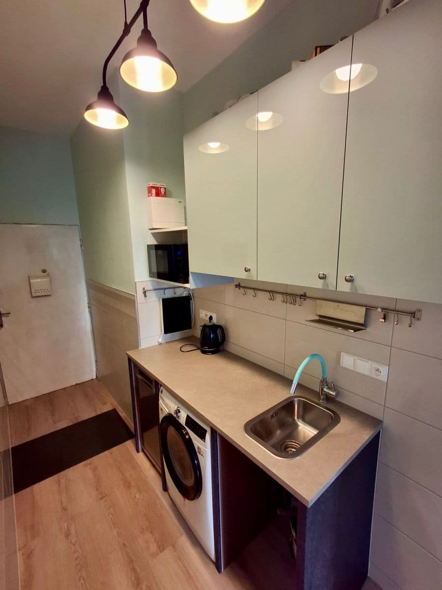 Prenájom bytu 1-izbový 24 m², V Horní Stromce, Praha, Praha Prenájom bytu 1-izbový 24 m², V Horní Stromce, Praha, Praha