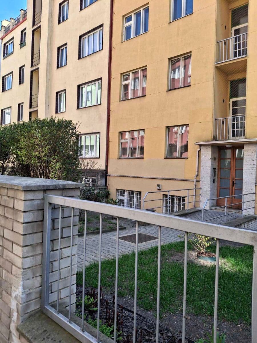 Prenájom bytu 1-izbový 24 m², V Horní Stromce, Praha, Praha Prenájom bytu 1-izbový 24 m², V Horní Stromce, Praha, Praha