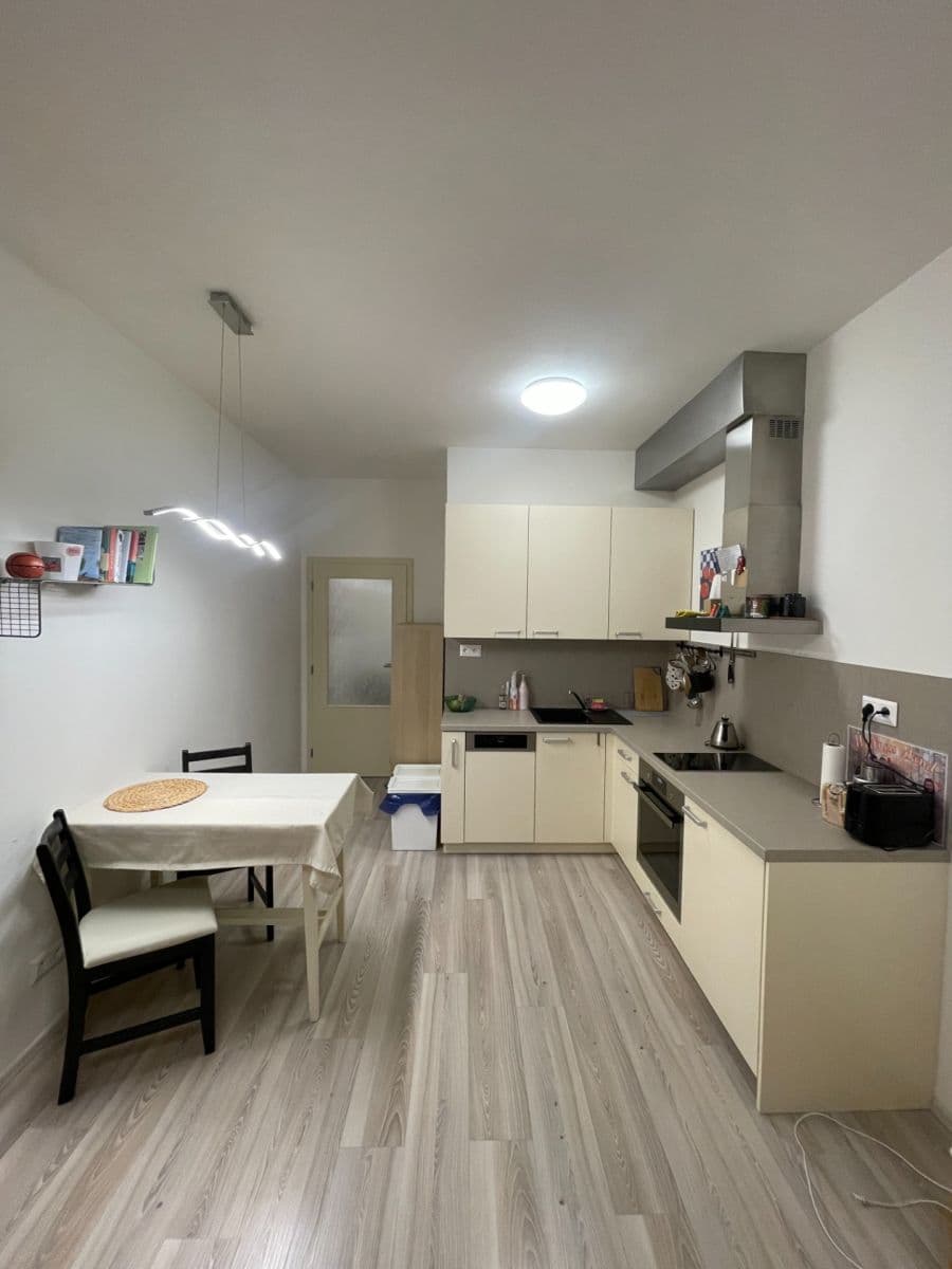 Prenájom bytu 1-izbový 32 m², Kamínky, Brno, Jihomoravský kraj Prenájom bytu 1-izbový 32 m², Kamínky, Brno, Jihomoravský kraj