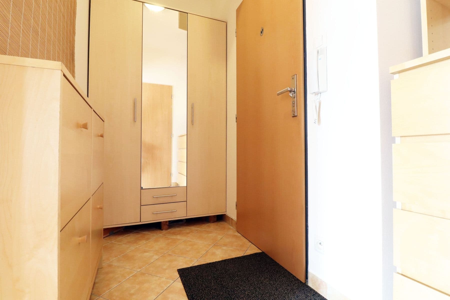Prenájom bytu 1-izbový 33 m², Poděbradská, Praha, Praha Prenájom bytu 1-izbový 33 m², Poděbradská, Praha, Praha