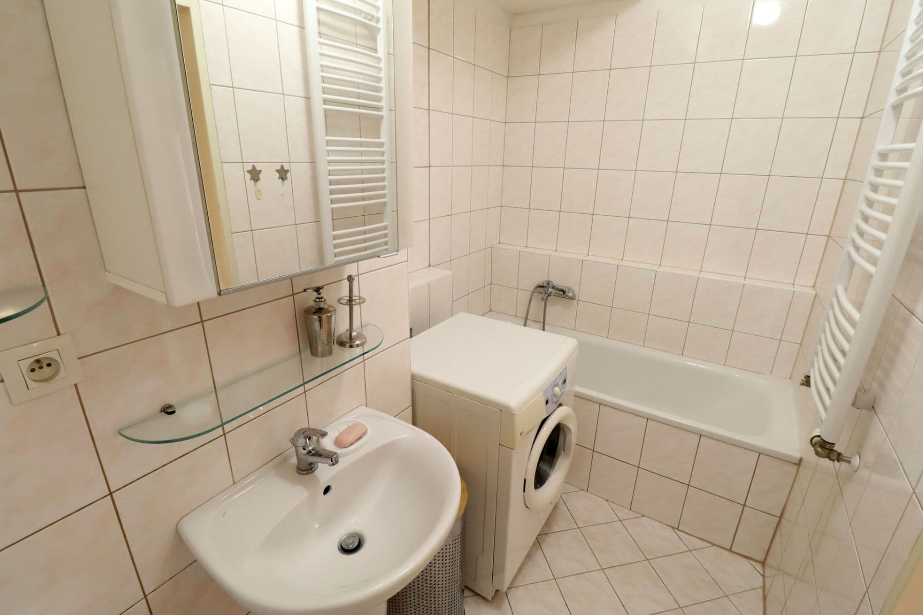 Prenájom bytu 1-izbový 33 m², Poděbradská, Praha, Praha Prenájom bytu 1-izbový 33 m², Poděbradská, Praha, Praha