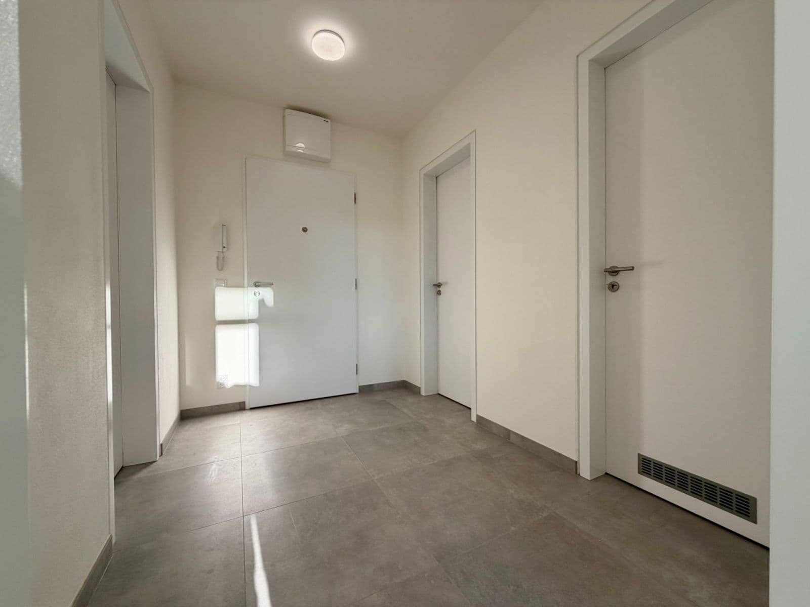 Prenájom bytu 2-izbový 57 m², Malešická, Praha, Praha Prenájom bytu 2-izbový 57 m², Malešická, Praha, Praha