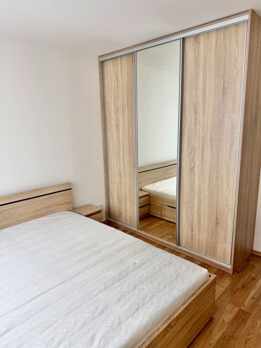 Prenájom bytu 3-izbový 60 m², Habartická, Praha, Praha Prenájom bytu 3-izbový 60 m², Habartická, Praha, Praha