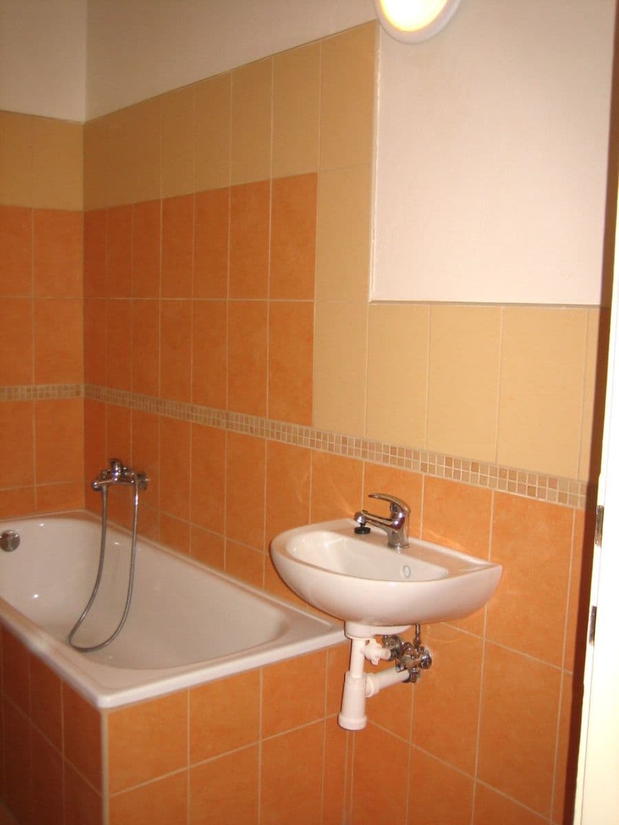 Prenájom bytu 1-izbový 29 m², Třída kpt. Jaroše, Brno, Jihomoravský kraj Prenájom bytu 1-izbový 29 m², Třída kpt. Jaroše, Brno, Jihomoravský kraj