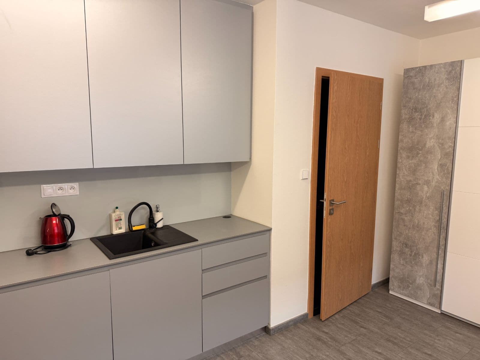 Prenájom bytu 1-izbový 27 m², Cacovická, Brno, Jihomoravský kraj Prenájom bytu 1-izbový 27 m², Cacovická, Brno, Jihomoravský kraj