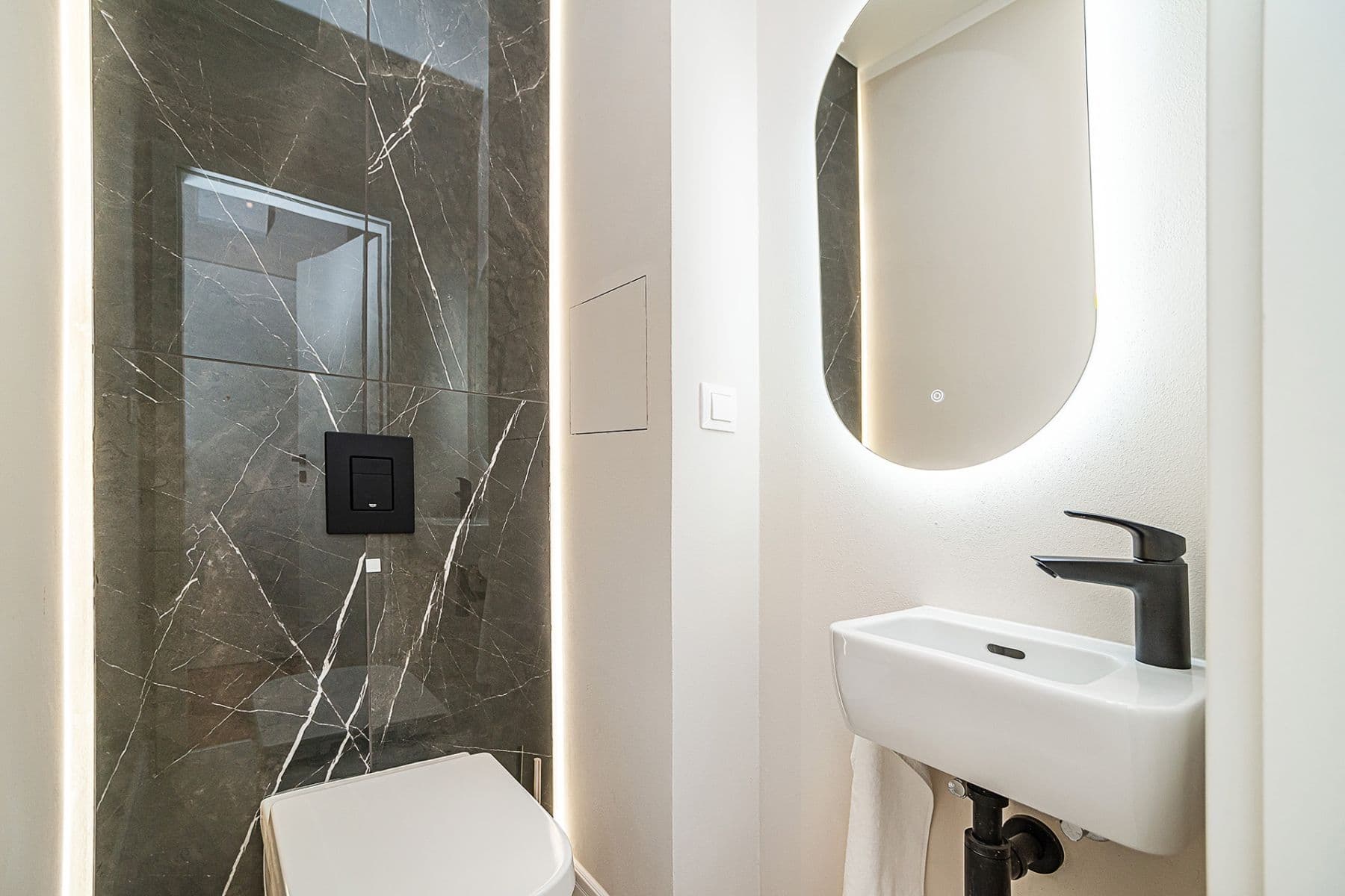Predaj bytu 1-izbový 35 m², Pobřežní, Praha, Praha Predaj bytu 1-izbový 35 m², Pobřežní, Praha, Praha