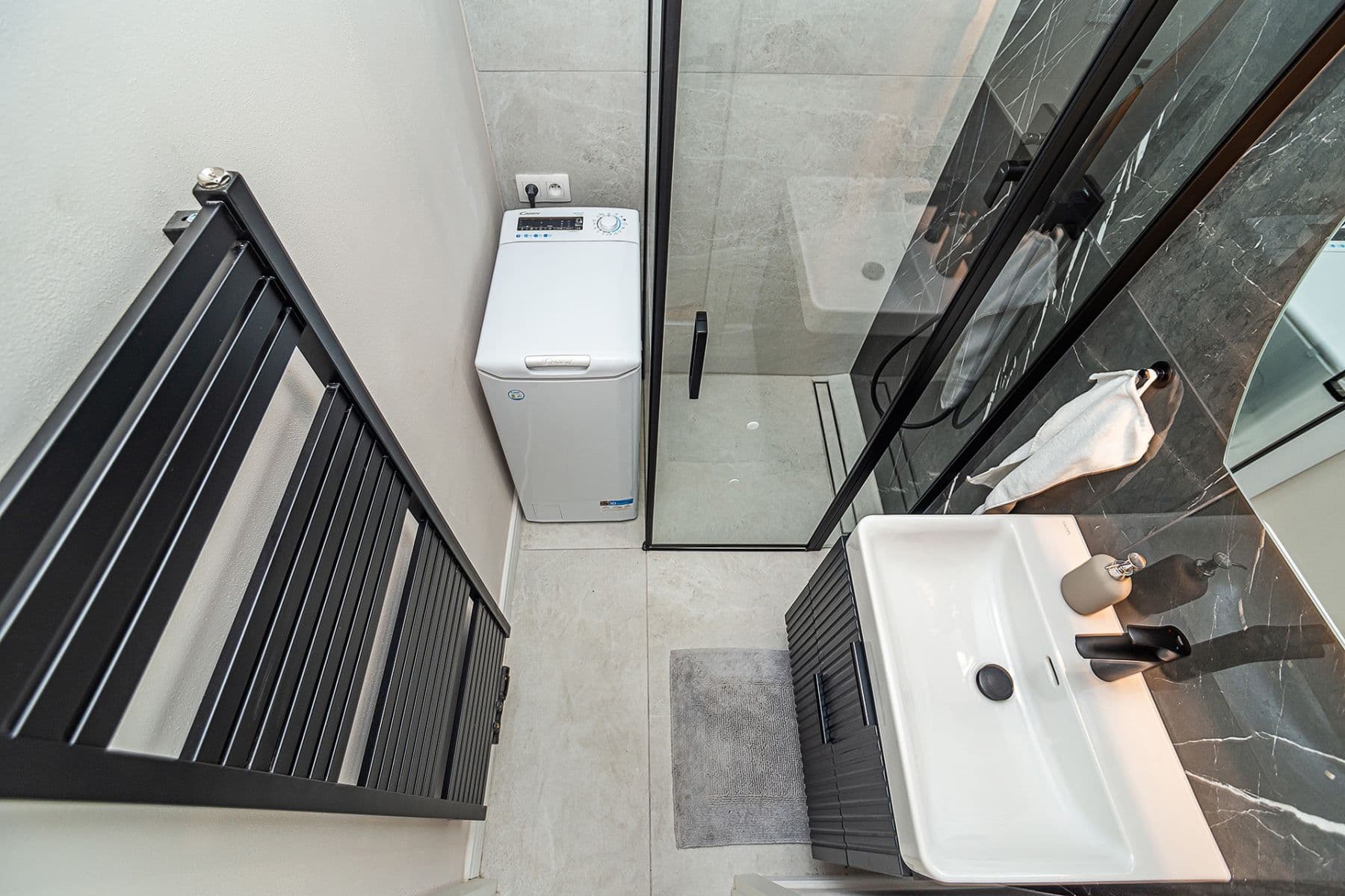 Predaj bytu 1-izbový 35 m², Pobřežní, Praha, Praha Predaj bytu 1-izbový 35 m², Pobřežní, Praha, Praha
