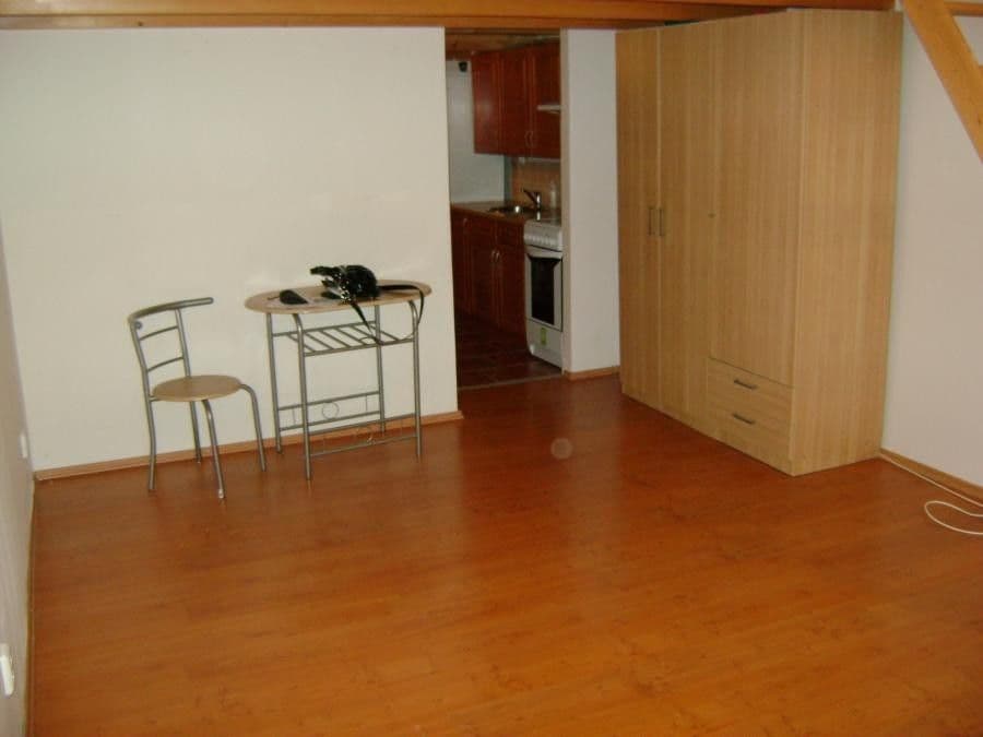 Prenájom bytu 1-izbový 35 m², Černokostelecká, Praha, Praha Prenájom bytu 1-izbový 35 m², Černokostelecká, Praha, Praha