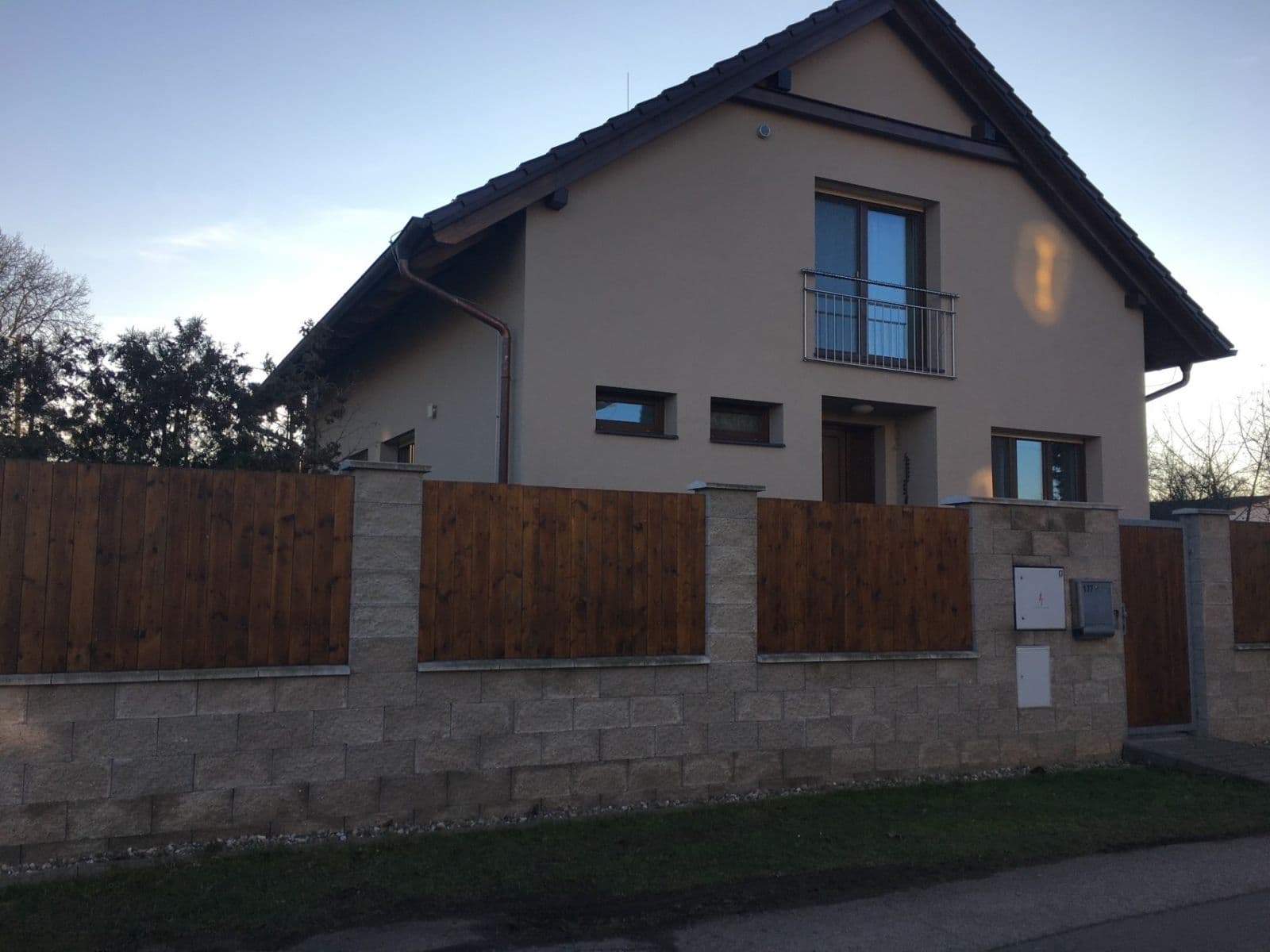 Predaj domu 176 m², pozemek 506 m², V Zátiší, Zdiby, Středočeský kraj Predaj domu 176 m², pozemek 506 m², V Zátiší, Zdiby, Středočeský kraj