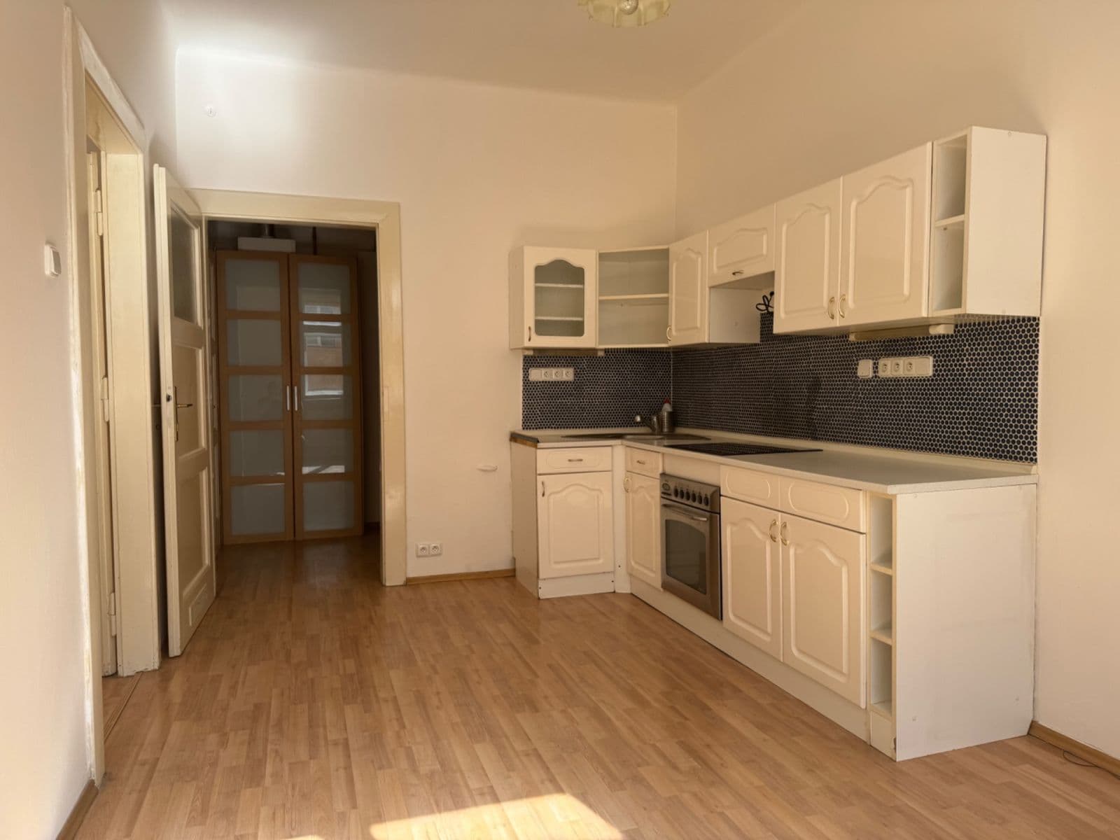 Prenájom bytu 1-izbový 46 m², Písecká, Praha, Praha Prenájom bytu 1-izbový 46 m², Písecká, Praha, Praha