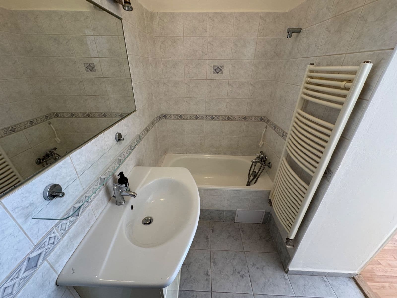 Prenájom bytu 1-izbový 46 m², Písecká, Praha, Praha Prenájom bytu 1-izbový 46 m², Písecká, Praha, Praha