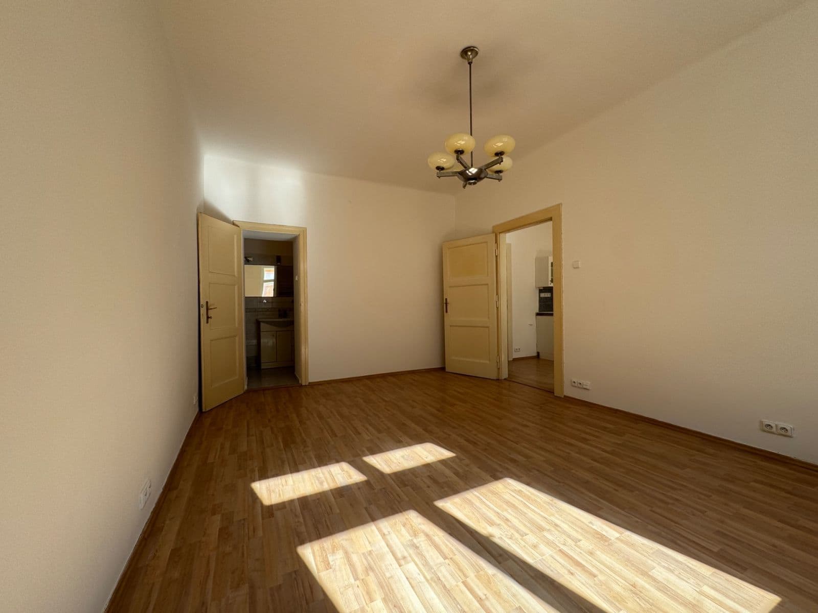 Prenájom bytu 1-izbový 46 m², Písecká, Praha, Praha Prenájom bytu 1-izbový 46 m², Písecká, Praha, Praha