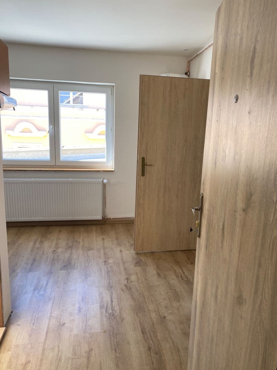 Prenájom bytu 3-izbový 104 m², Tovární, Dubí, Ústecký kraj Prenájom bytu 3-izbový 104 m², Tovární, Dubí, Ústecký kraj