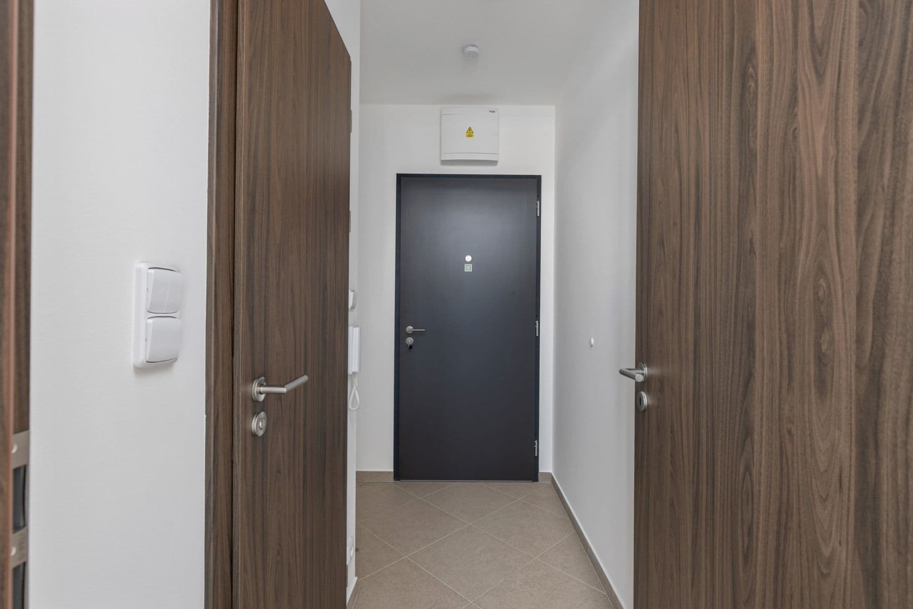 Prenájom bytu 1-izbový 30 m², Honzíkova, Praha, Praha Prenájom bytu 1-izbový 30 m², Honzíkova, Praha, Praha