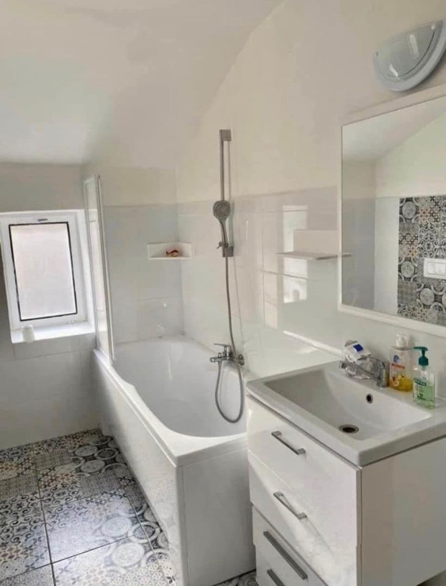 Prenájom bytu 1-izbový 39 m², Západní, Karlovy Vary, Karlovarský kraj Prenájom bytu 1-izbový 39 m², Západní, Karlovy Vary, Karlovarský kraj