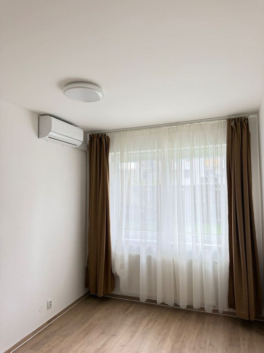Prenájom bytu 2-izbový 119 m², Sportovní, Brno, Jihomoravský kraj Prenájom bytu 2-izbový 119 m², Sportovní, Brno, Jihomoravský kraj