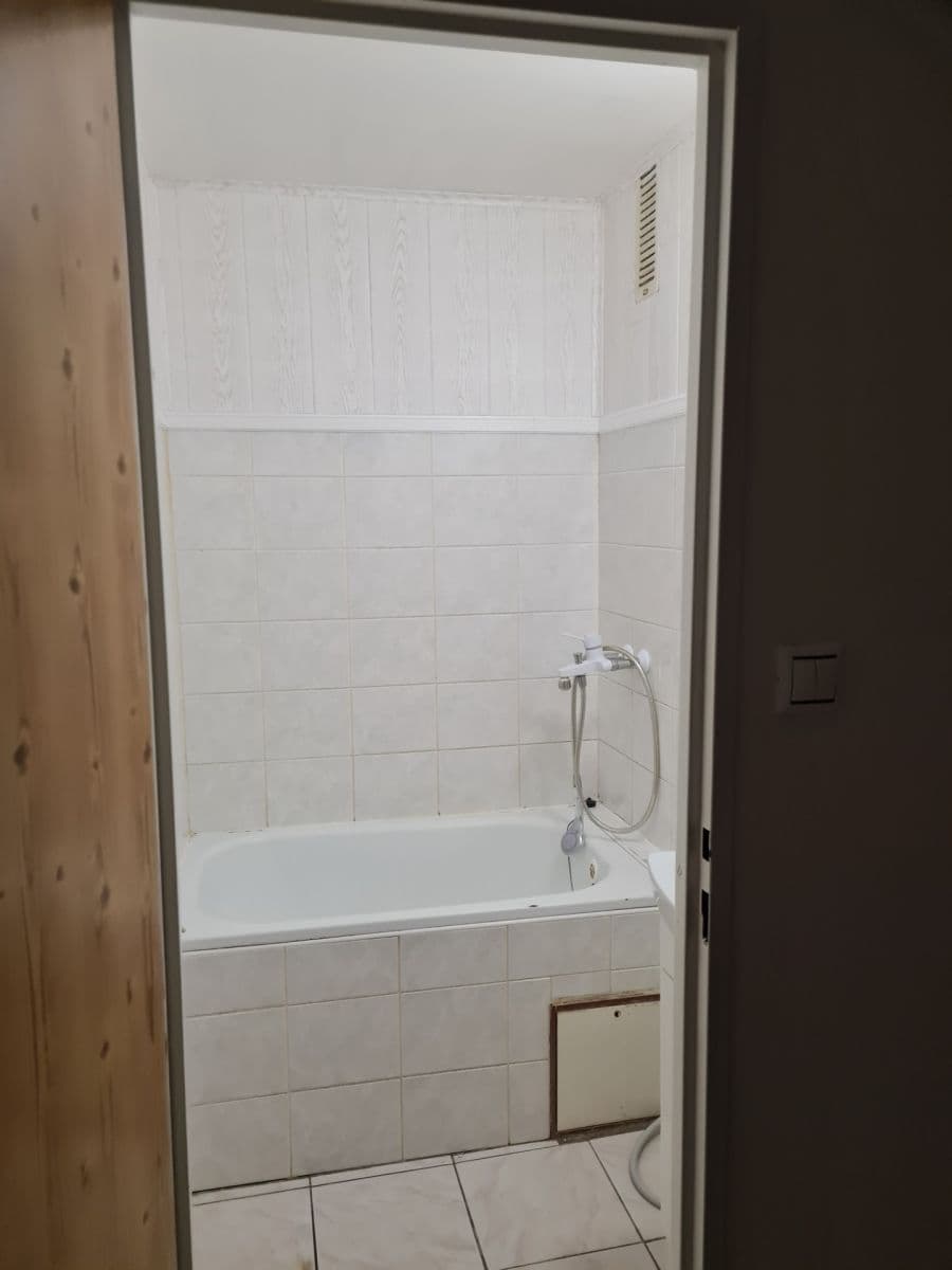Prenájom bytu 2-izbový 41 m², Na Výsluní, Neratovice, Středočeský kraj Prenájom bytu 2-izbový 41 m², Na Výsluní, Neratovice, Středočeský kraj