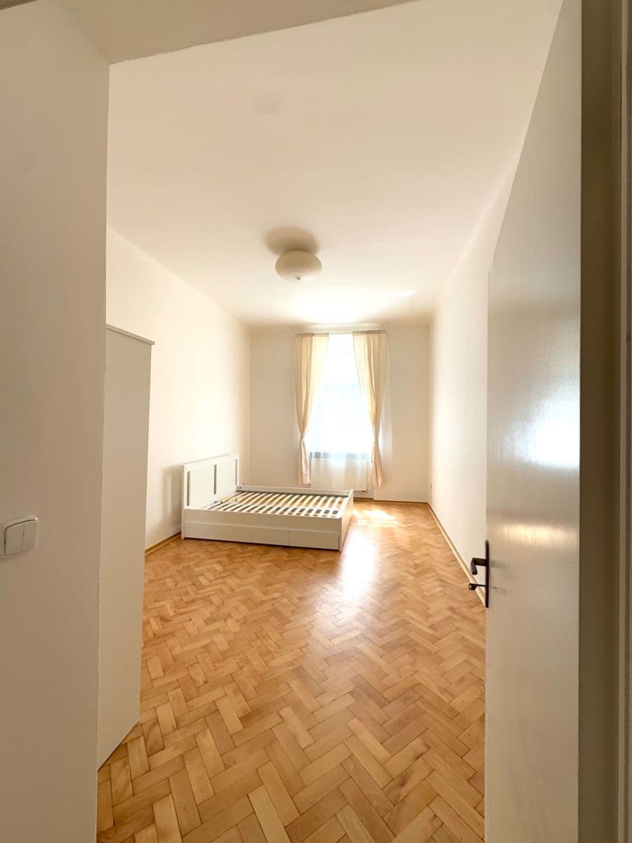 Prenájom bytu 1-izbový 38 m², Řipská, Praha, Praha Prenájom bytu 1-izbový 38 m², Řipská, Praha, Praha