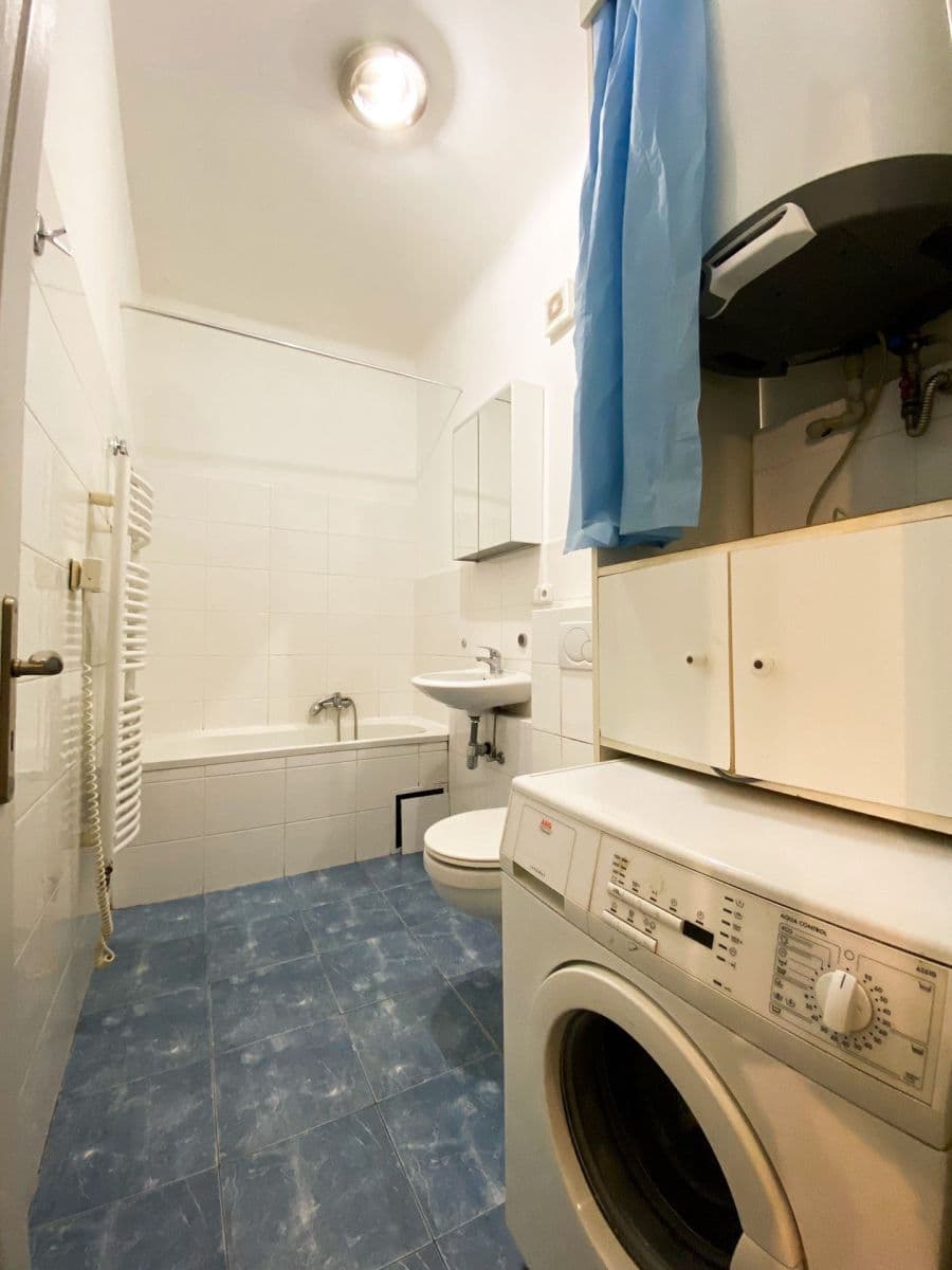 Prenájom bytu 2-izbový 40 m², U Santošky, Praha, Praha Prenájom bytu 2-izbový 40 m², U Santošky, Praha, Praha