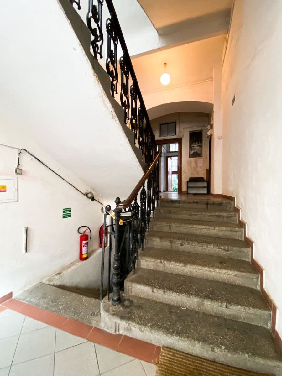 Prenájom bytu 2-izbový 40 m², U Santošky, Praha, Praha Prenájom bytu 2-izbový 40 m², U Santošky, Praha, Praha