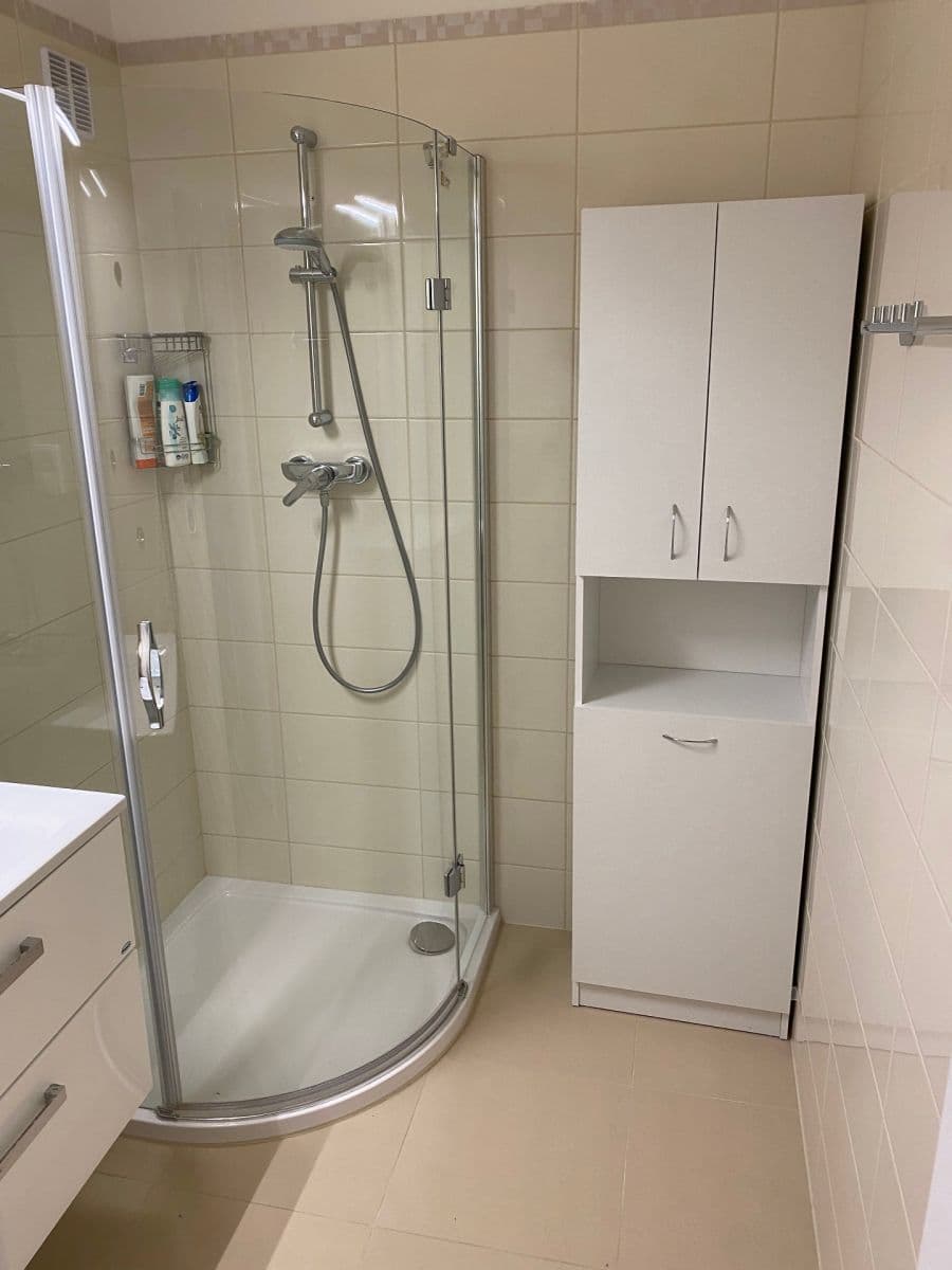 Prenájom bytu 3-izbový 71 m², Kytlická, Praha, Praha Prenájom bytu 3-izbový 71 m², Kytlická, Praha, Praha