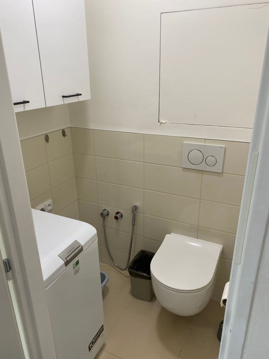 Prenájom bytu 3-izbový 71 m², Kytlická, Praha, Praha Prenájom bytu 3-izbový 71 m², Kytlická, Praha, Praha