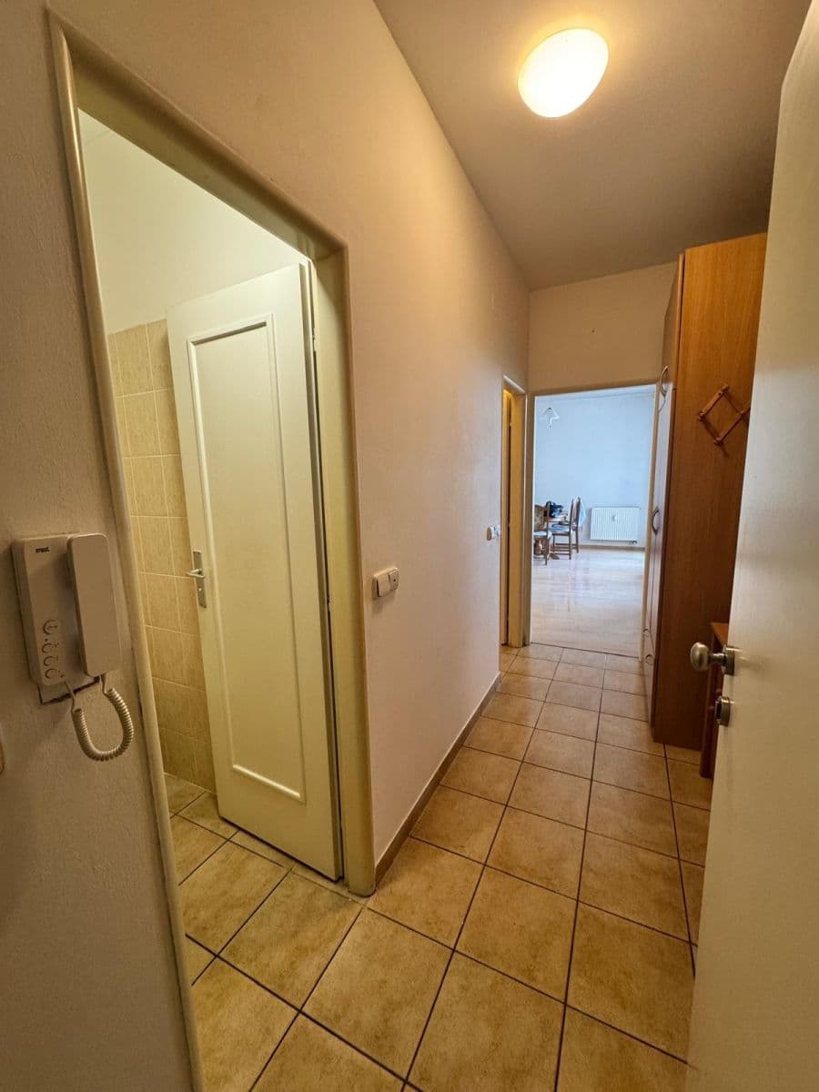 Prenájom bytu 2-izbový 57 m², Za černým mostem, Praha, Praha Prenájom bytu 2-izbový 57 m², Za černým mostem, Praha, Praha