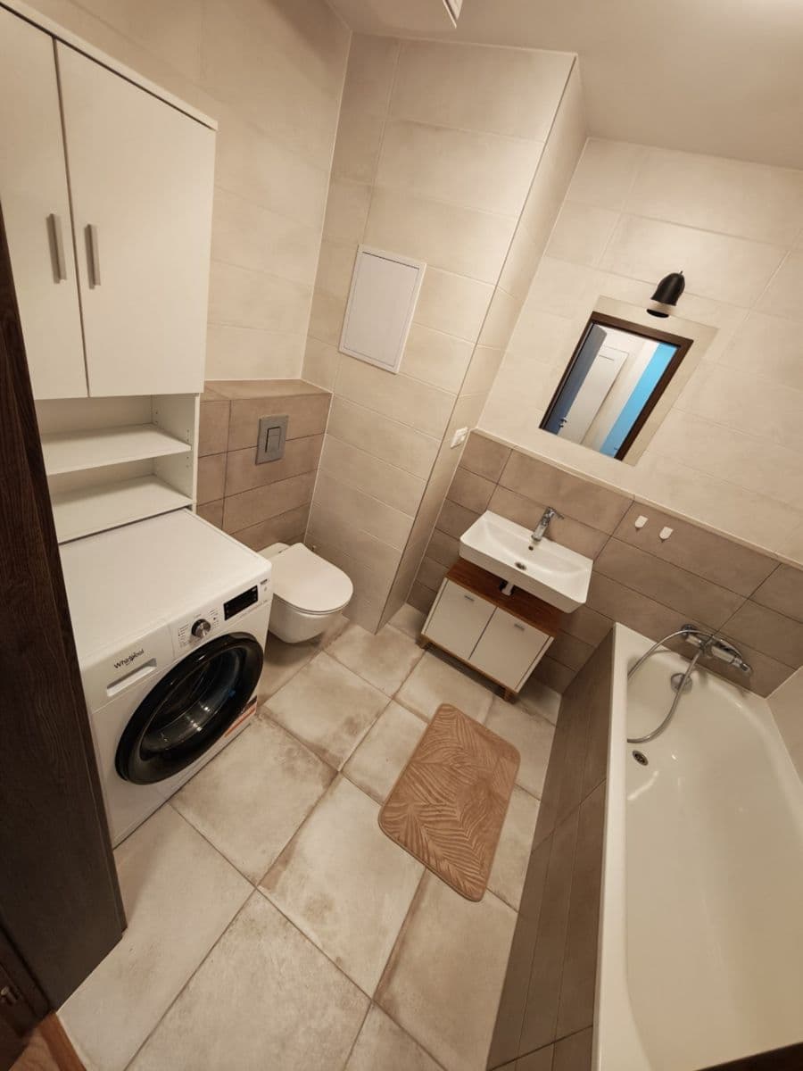 Prenájom bytu 2-izbový 55 m², Ružinov, Bratislavský kraj Prenájom bytu 2-izbový 55 m², Ružinov, Bratislavský kraj
