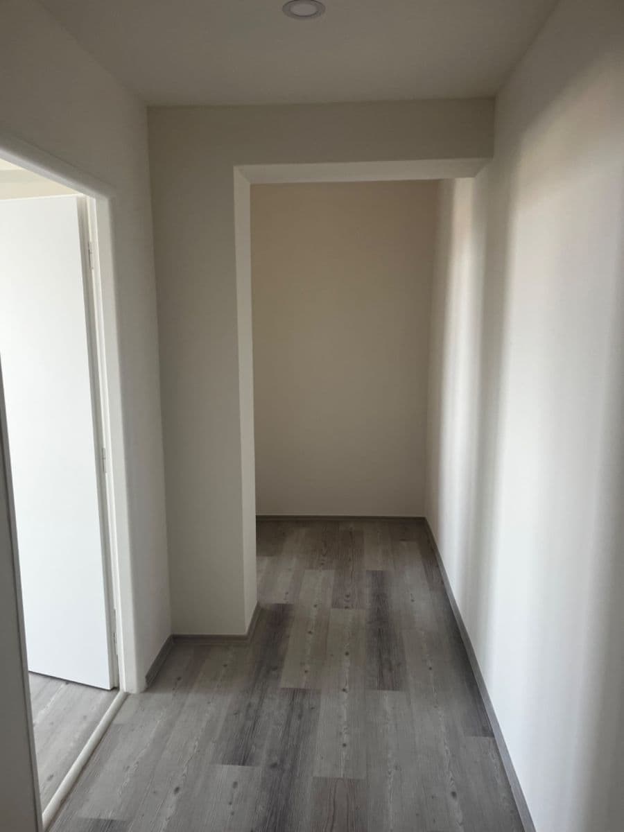 Prenájom bytu 3-izbový 81 m², Evropská, Praha, Praha Prenájom bytu 3-izbový 81 m², Evropská, Praha, Praha